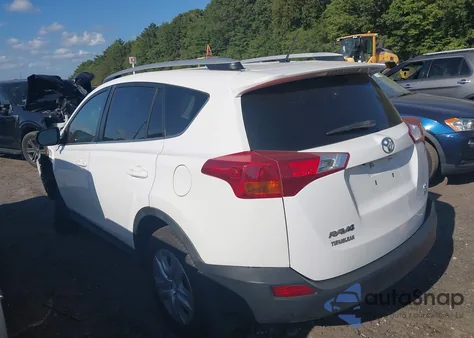 2015 Toyota Rav4 Le z USA, uszkodzony, nr VIN 2T3BFREVXFW247482